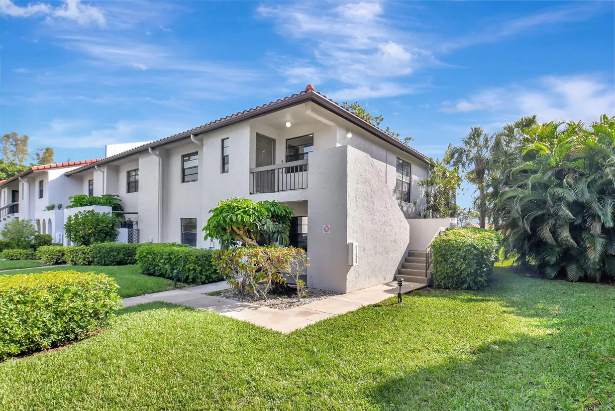 South Florida Real Estate | View 9187 Norte Lago, 5 J | Listing