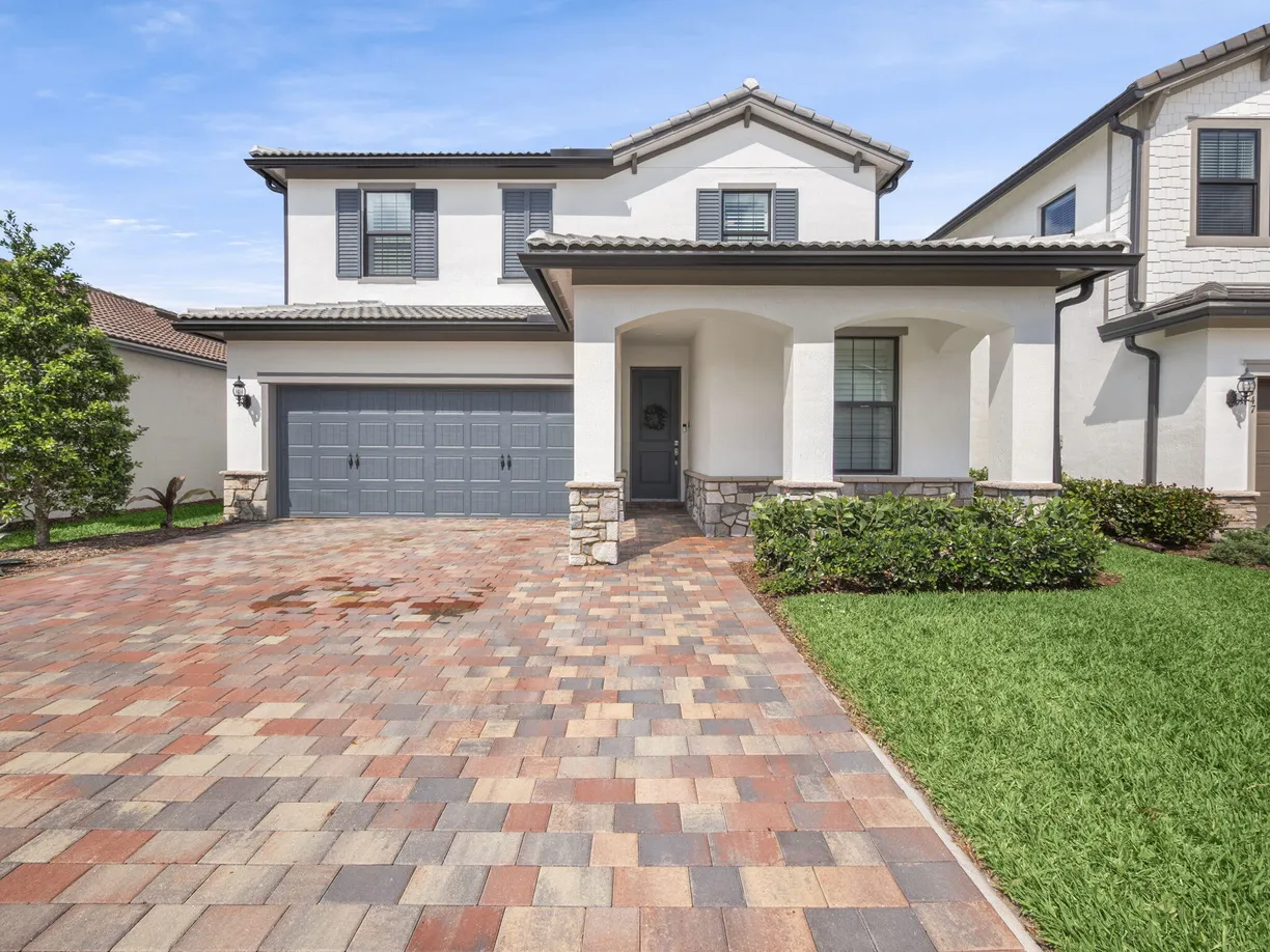 South Florida Real Estate | View 4753 Chantilly Road | 3 Beds, 2 Baths