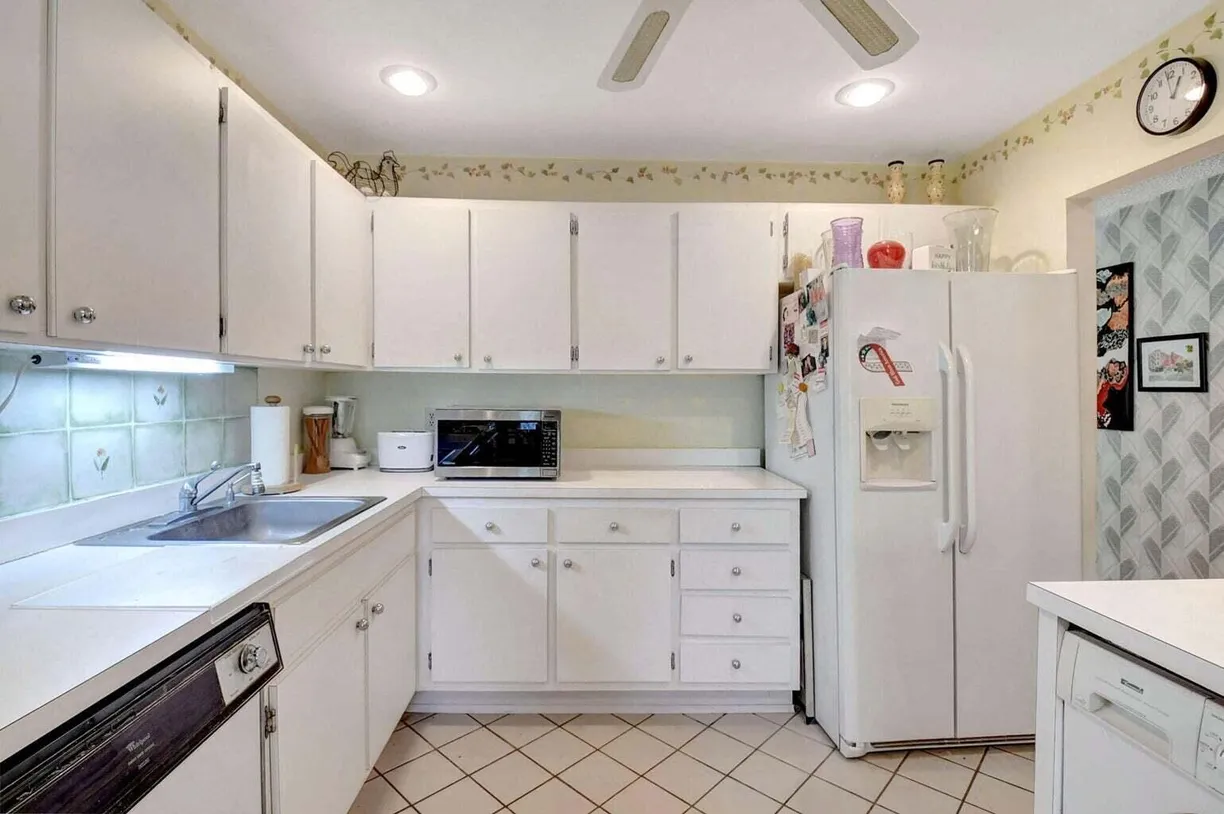 South Florida Real Estate | View 23 Westgate Lane, B | Listing