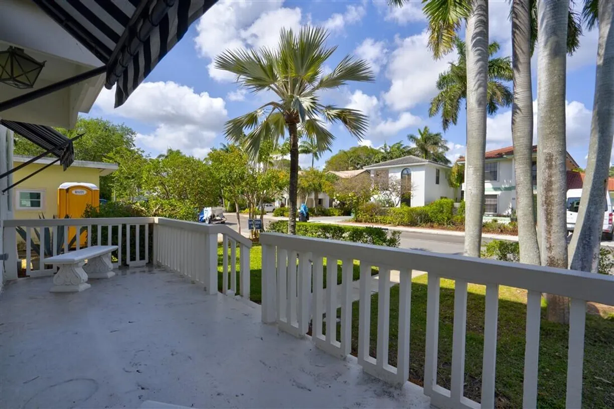 South Florida Real Estate | View 422 N Lakeside Drive | Listing