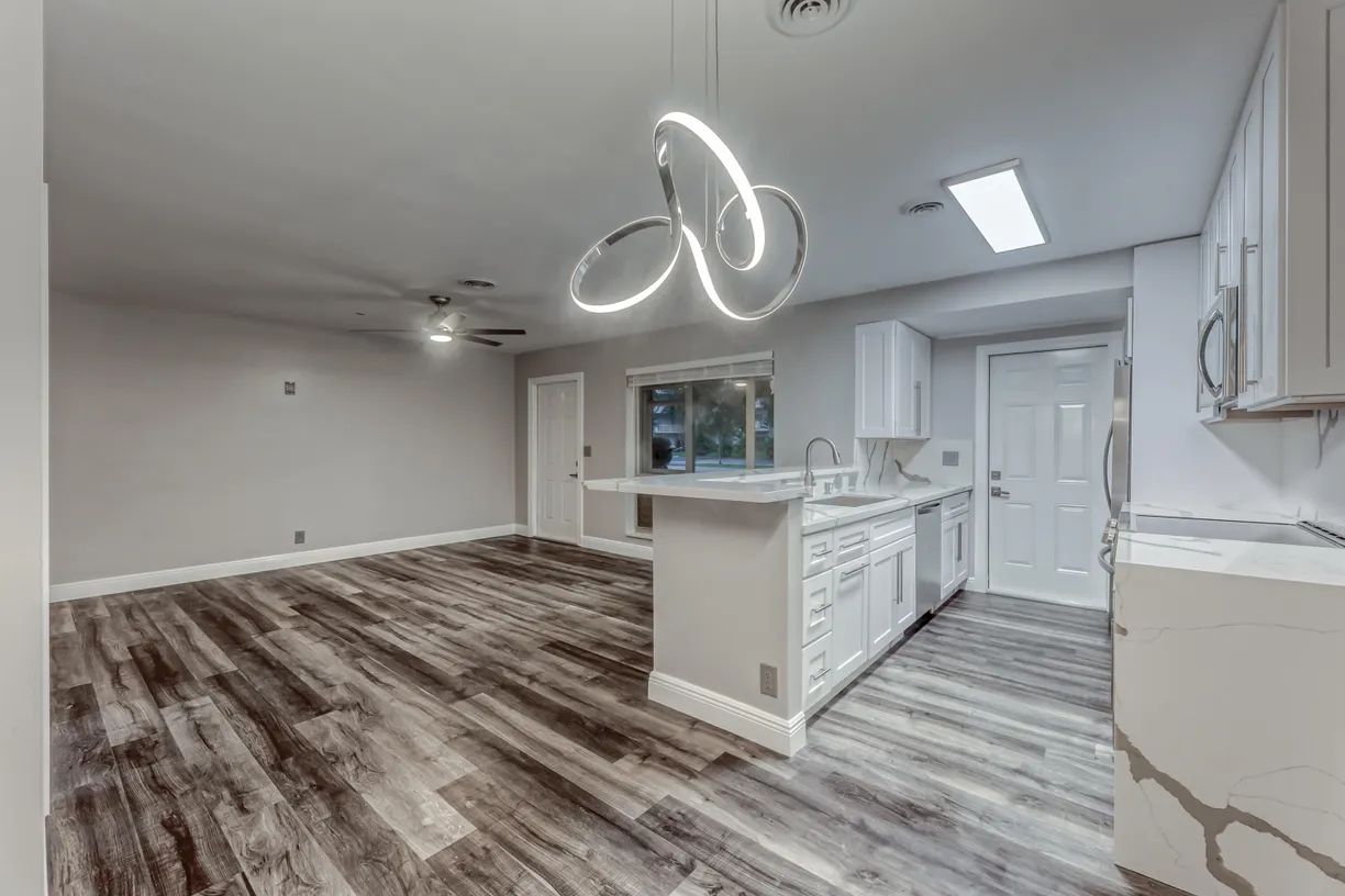 South Florida Real Estate | View 400 S Luna Court, 2 | 2 Beds, 1 Bath