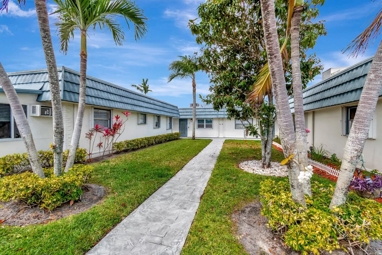 South Florida Real Estate | View 76 Waterford D | Listing