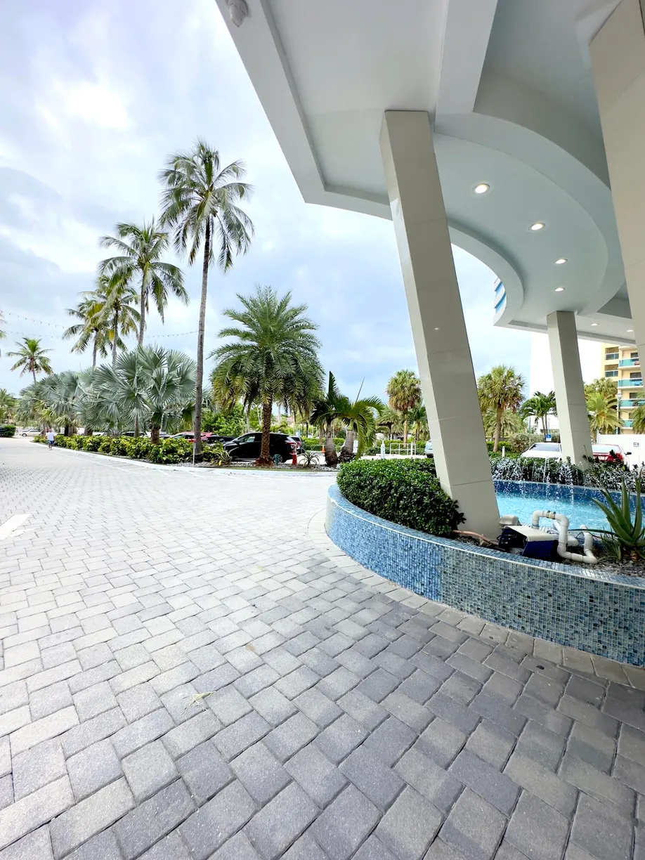 South Florida Real Estate | View 4040 Galt Ocean Drive, 429 | 1 Bed, 1 Bath