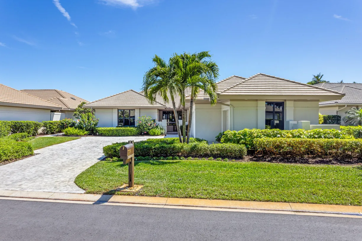 South Florida Real Estate | View 5990 SE Oakmont Place | Listing