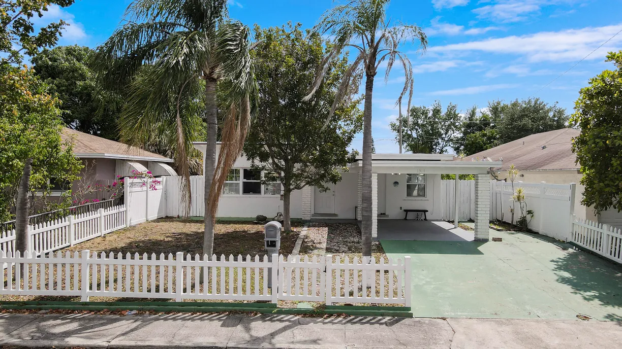 South Florida Real Estate | View 1314 S L Street | 3 Beds, 1 Bath