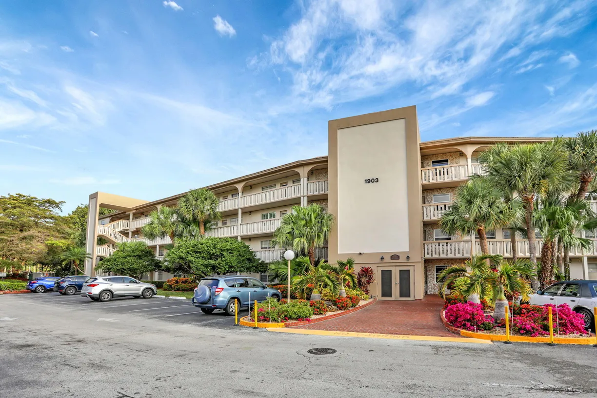 South Florida Real Estate | View 1903 Bermuda Circle, B4 | 2 Beds, 2 Baths