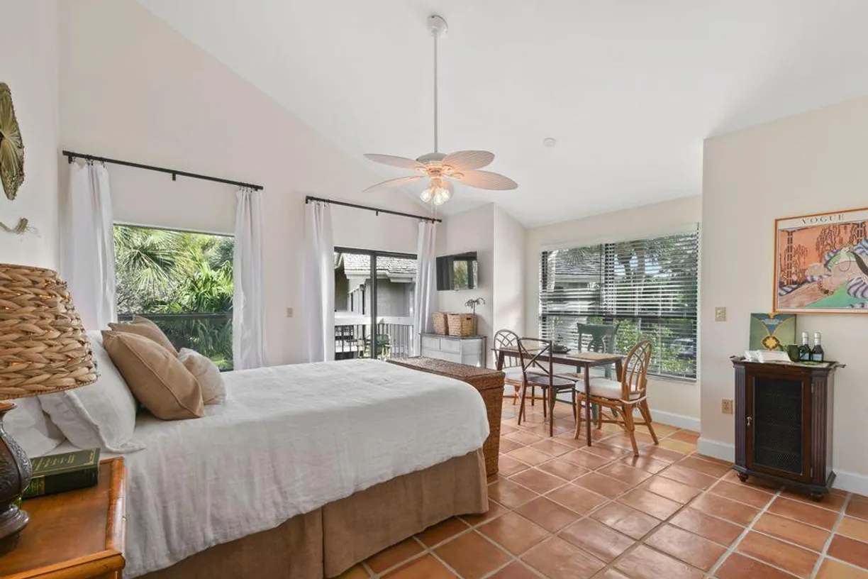South Florida Real Estate | View 11863 Wimbledon Circle, 507 | 1 Bed, 1 Bath