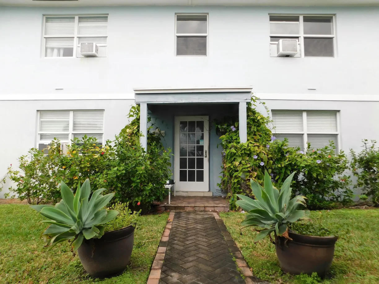 South Florida Real Estate | View 747 Hummingbird Way, 13 | 2 Beds, 1 Bath