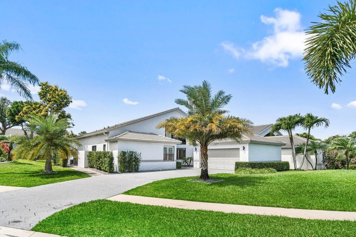 South Florida Real Estate | View 11517 Victoria Drive | 3 Beds, 2 Baths