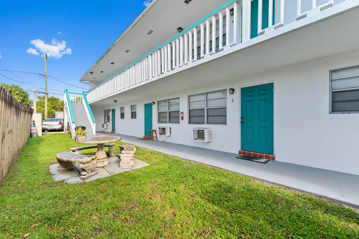 South Florida Real Estate | View 1111 N Federal Highway, 6 | Listing