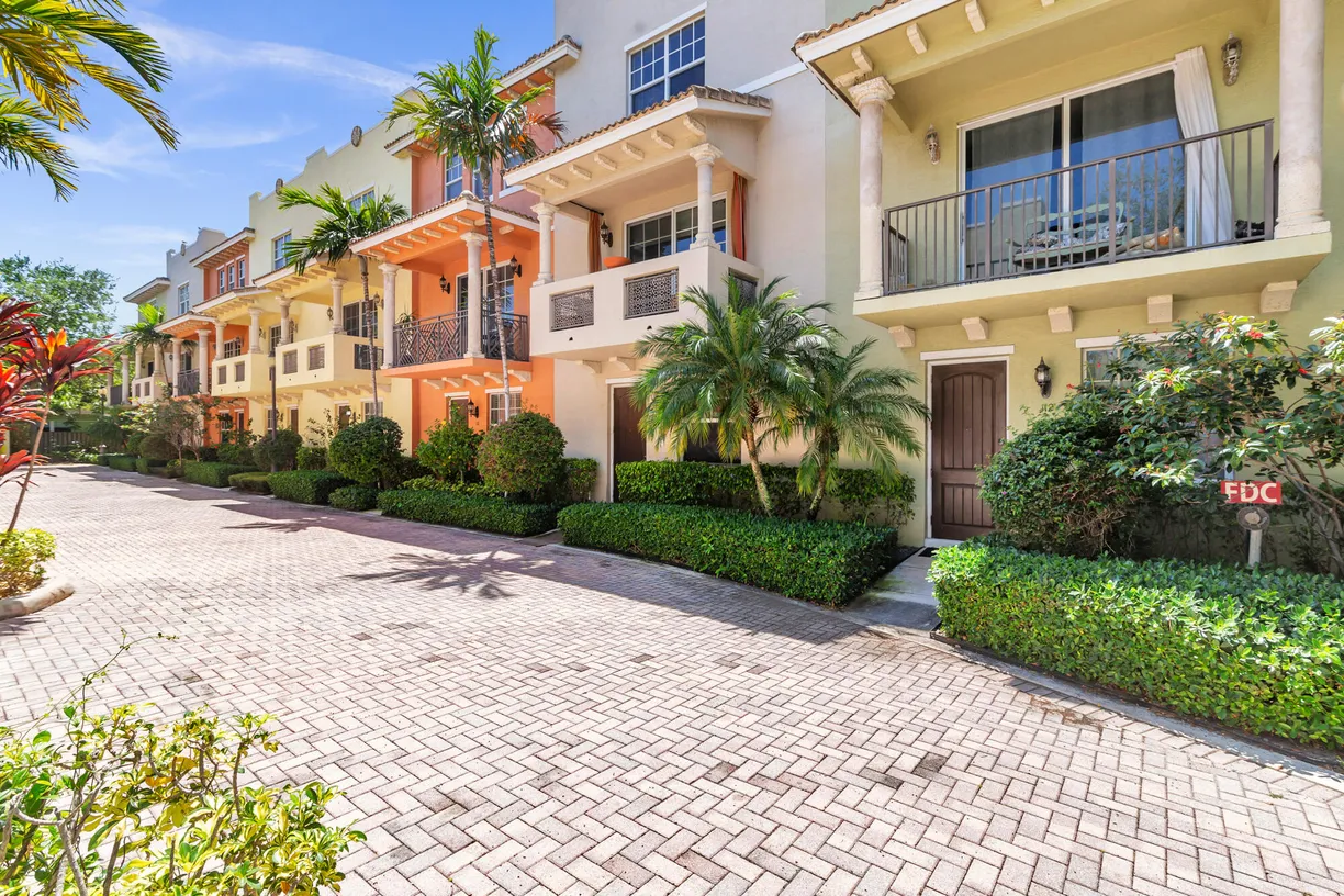South Florida Real Estate | View 219 N L Street, 111 | Listing