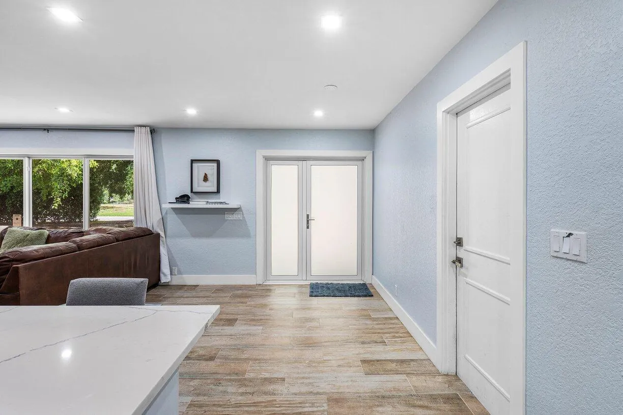 South Florida Real Estate | View 3907 Sherwood Boulevard | Listing