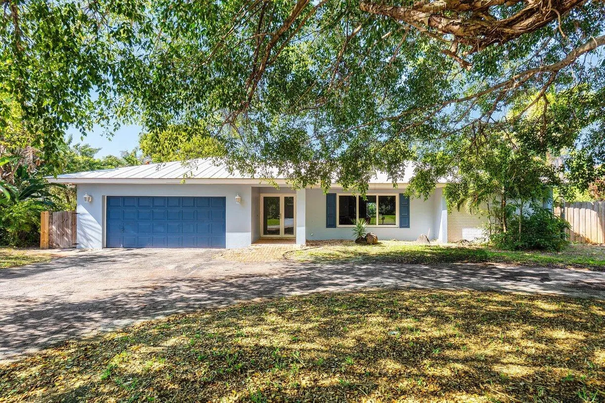 South Florida Real Estate | View 3907 Sherwood Boulevard | 3 Beds, 3 Baths