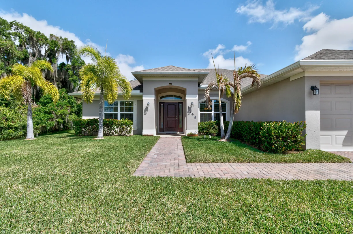 South Florida Real Estate | View 1345 Willow Oak Court | Listing