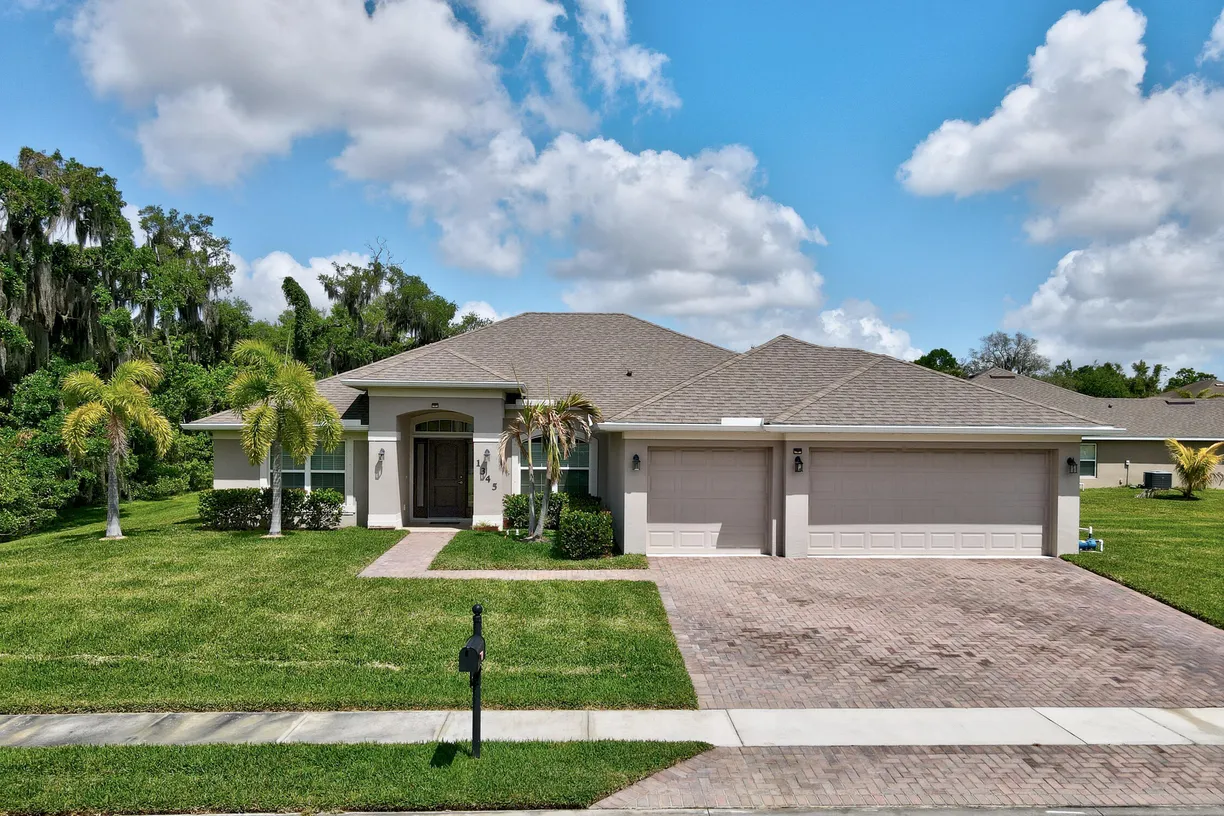 South Florida Real Estate | View 1345 Willow Oak Court | 4 Beds, 3 Baths
