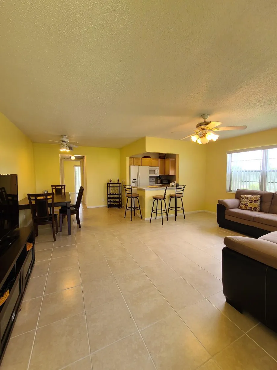 South Florida Real Estate | View 133 Camden F | 1 Bed, 1 Bath
