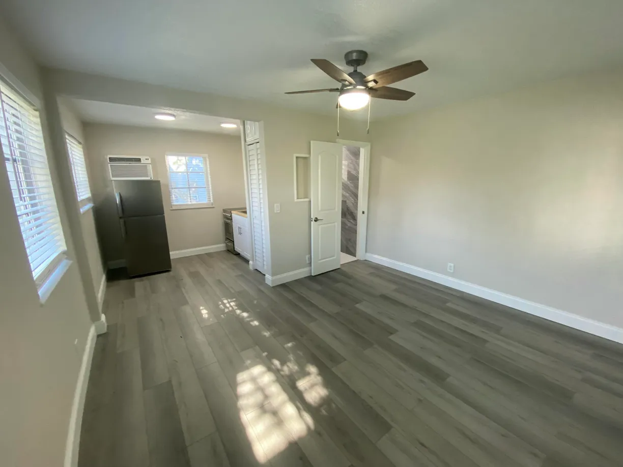 South Florida Real Estate | View 10 N Palmway, 1 | Listing