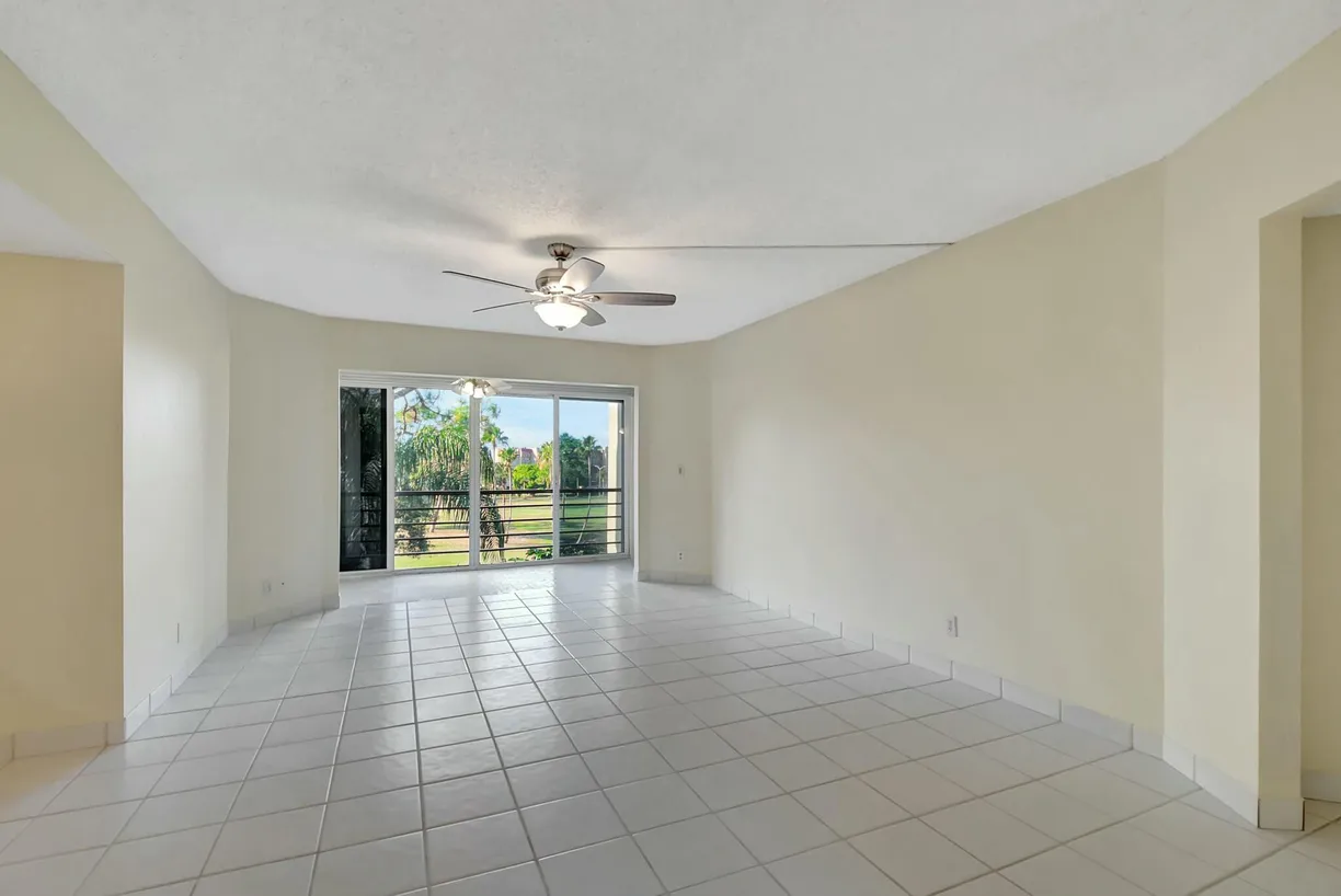 South Florida Real Estate | View 3810 Via Poinciana, 404 | Listing