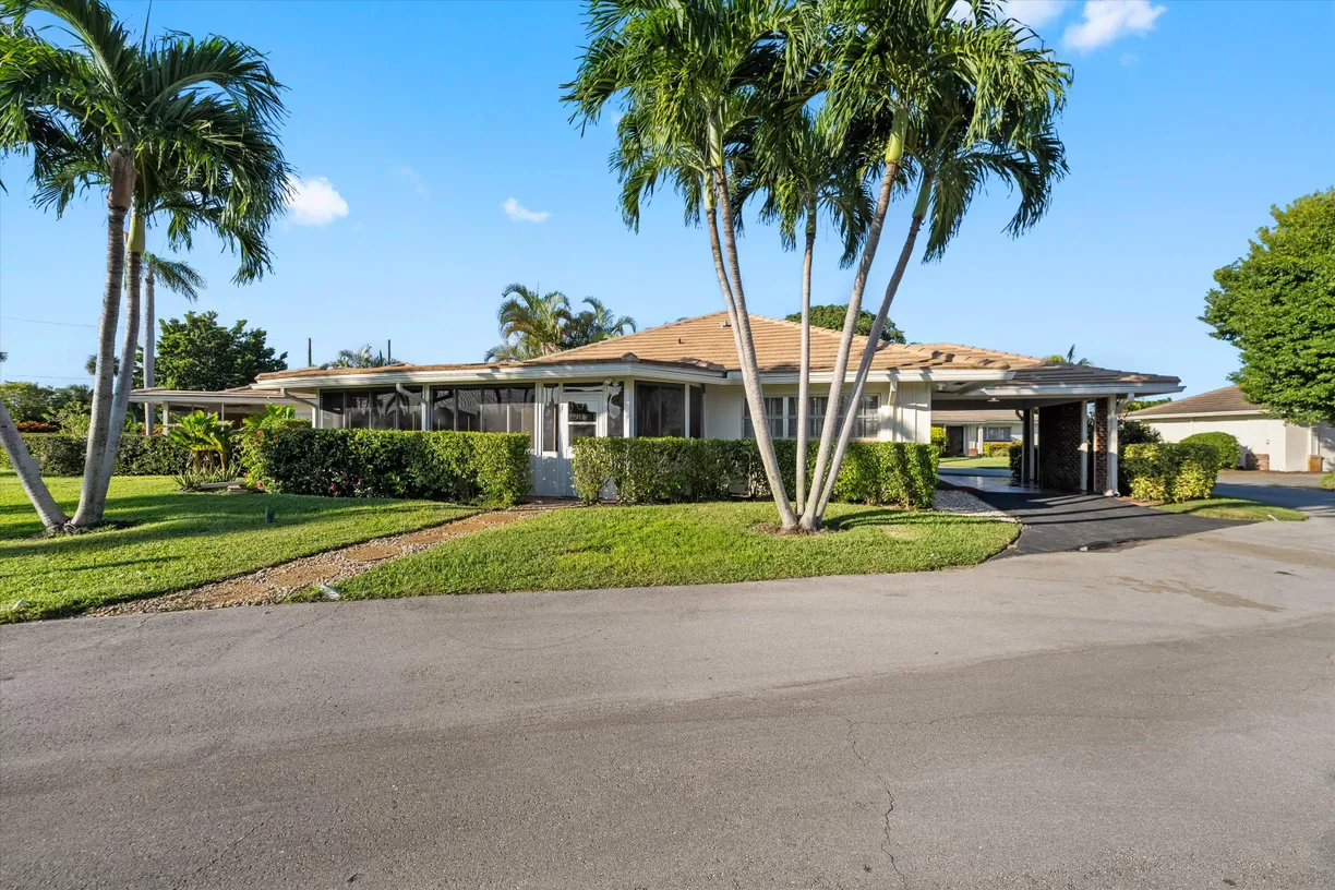 South Florida Real Estate | View 102 Villa Circle | Listing