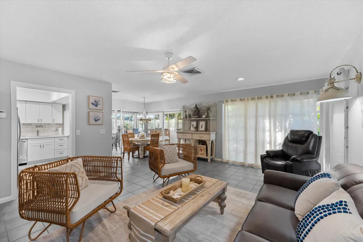 South Florida Real Estate | View 102 Villa Circle | 2 Beds, 2 Baths