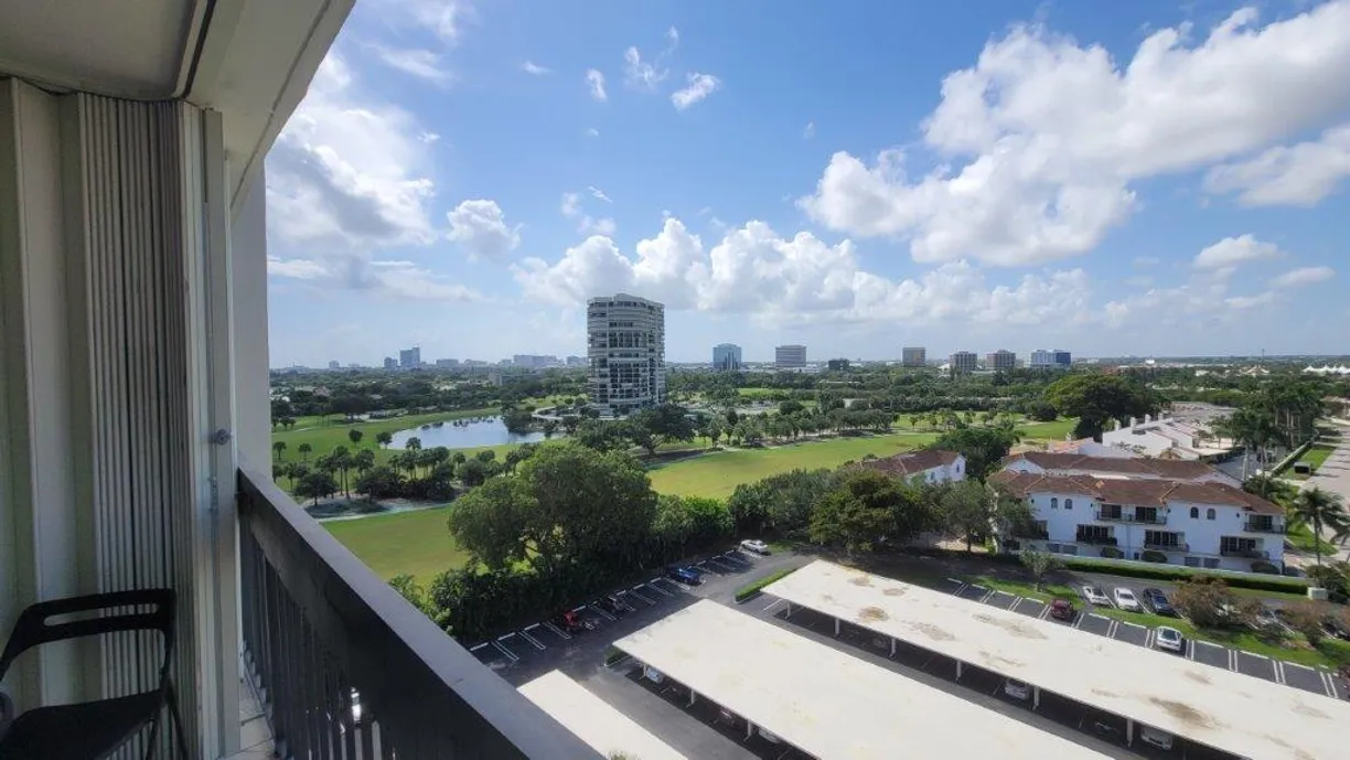 South Florida Real Estate | View 2000 Presidential Way, 1105 | 1 Bed, 1 Bath