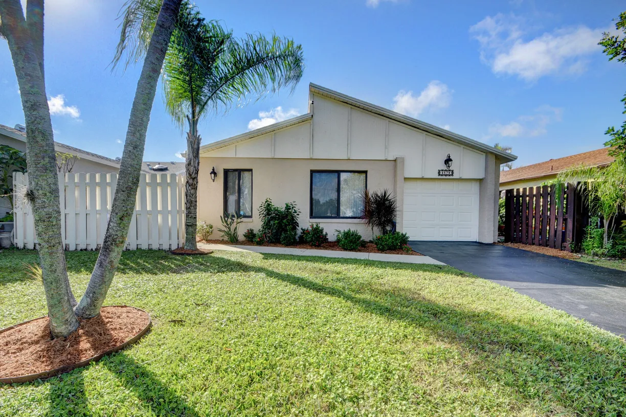 South Florida Real Estate | View 5679 Mirror Lakes Boulevard | 2 Beds, 2 Baths