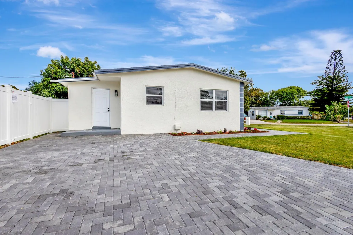 South Florida Real Estate | View 1335 Lee Street | Listing