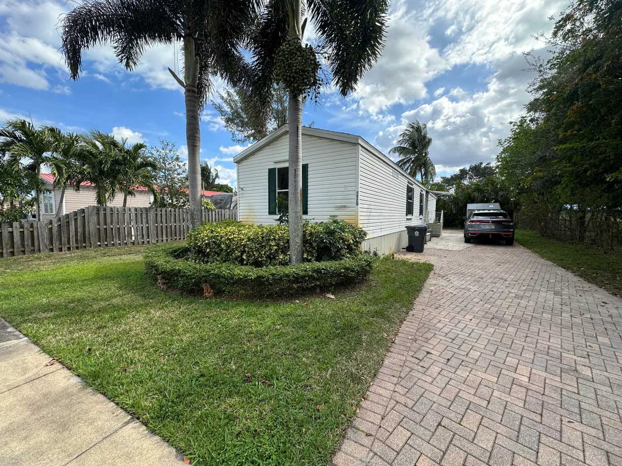 South Florida Real Estate | View 5920 Cartier Road | Listing
