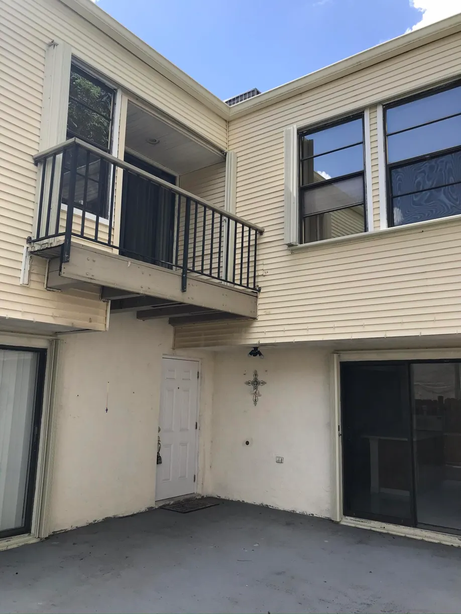 South Florida Real Estate | View 1625 Shaker Circle | 2 Beds, 2 Baths