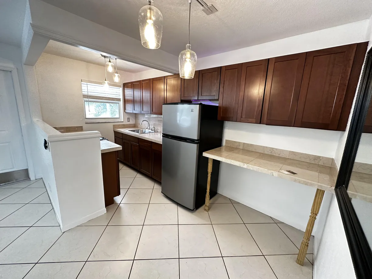 South Florida Real Estate | View 111 N L 7 Street, 7 | 1 Bed, 1 Bath