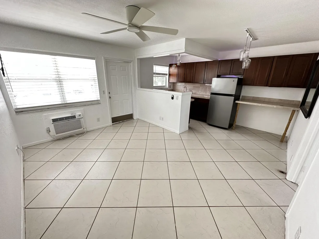 South Florida Real Estate | View 111 N L 7 Street, 7 | Listing
