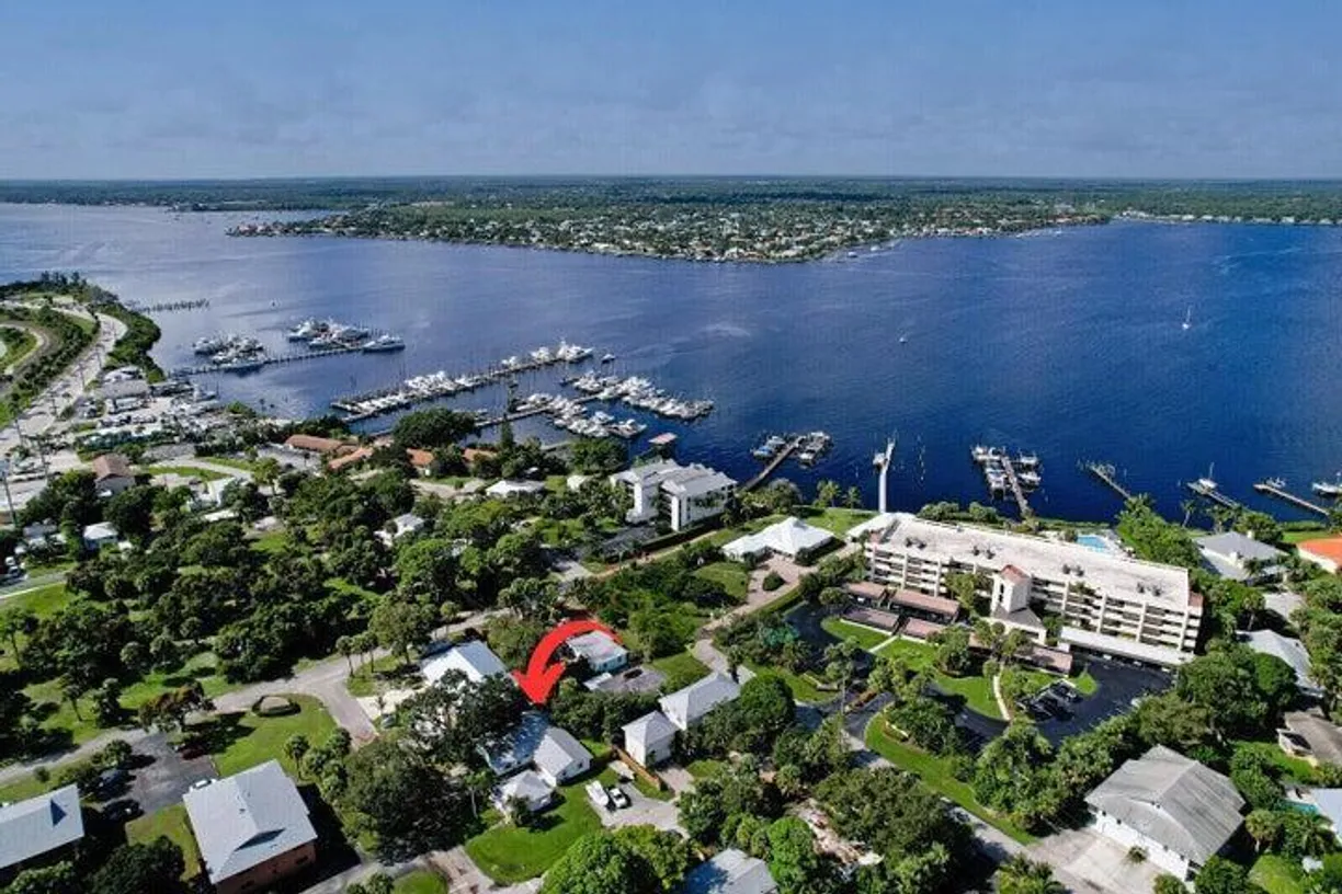 South Florida Real Estate | View 514 NW Stuart Avenue | Listing