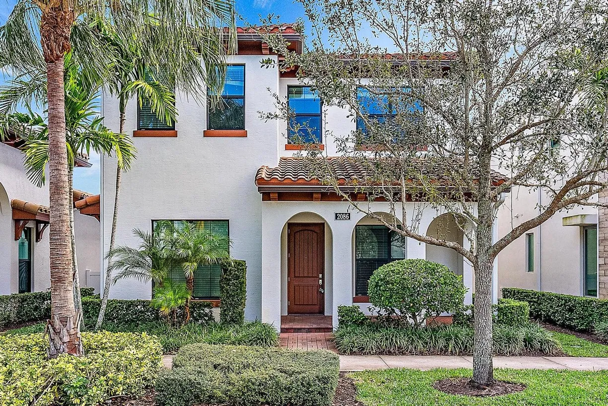 South Florida Real Estate | View 2086 Dickens | 5 Beds, 5 Baths