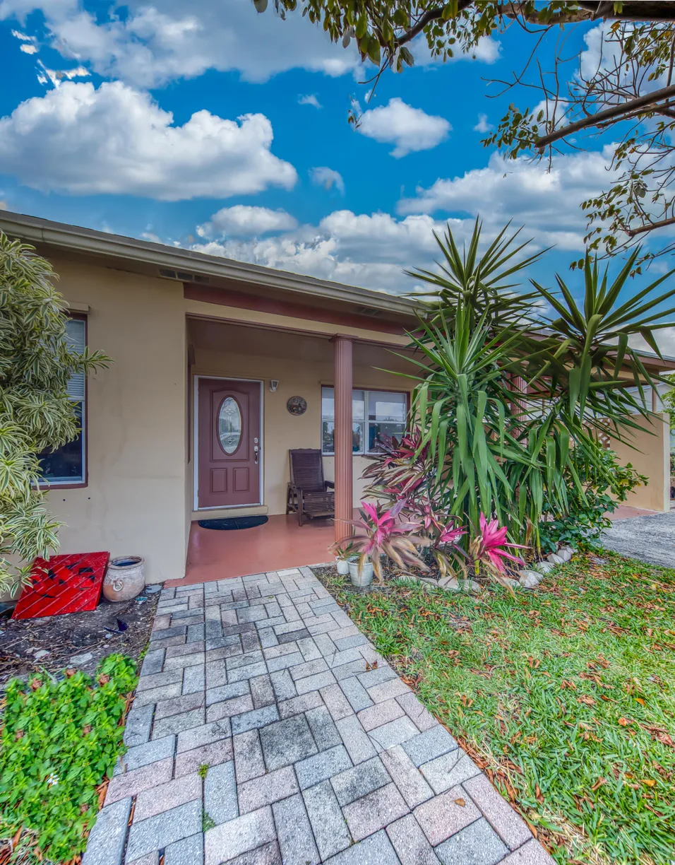 South Florida Real Estate | View 1425 N J Terrace | 3 Beds, 2 Baths