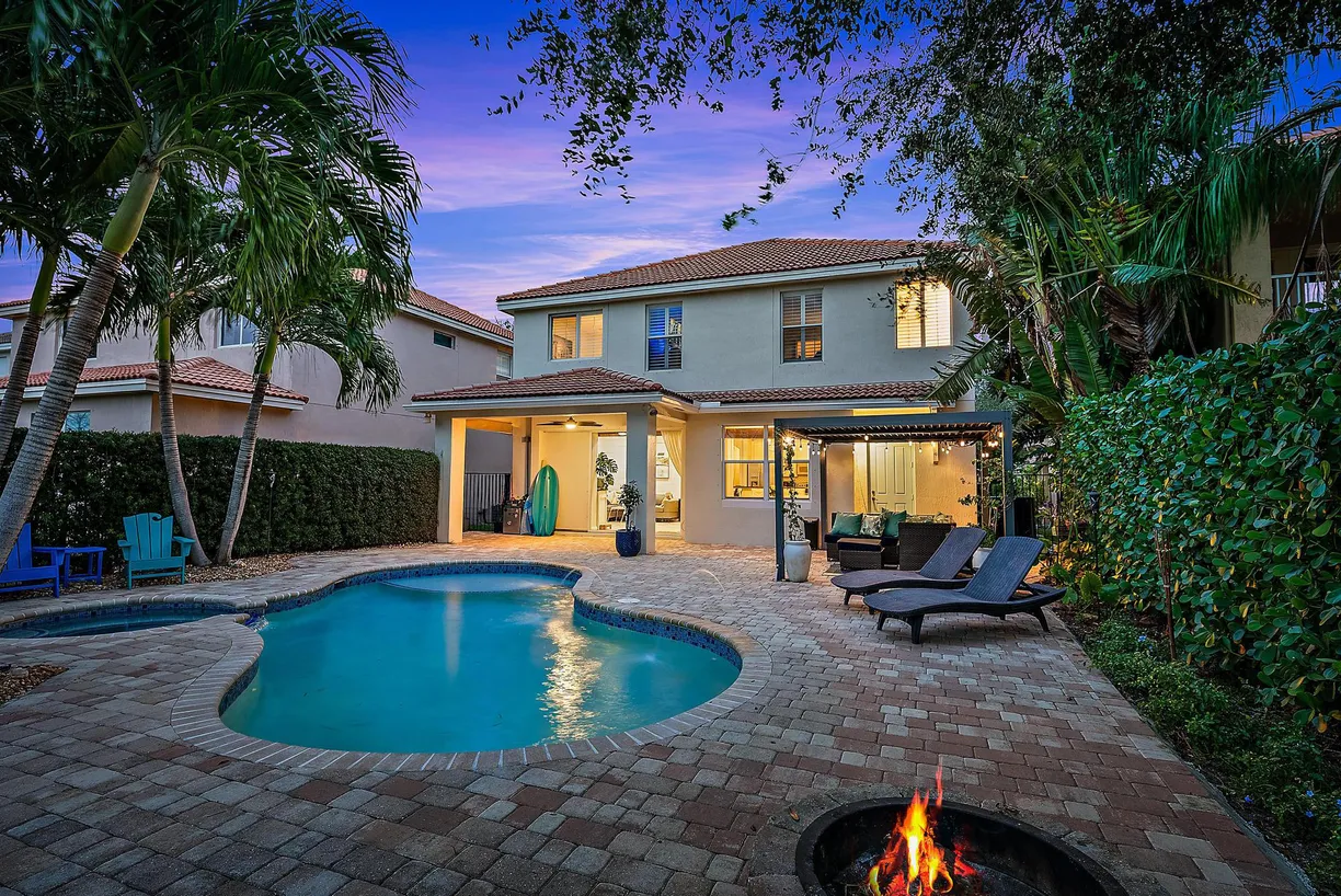 South Florida Real Estate | View 6000 SE Crooked Oak Avenue | 4 Beds, 2 Baths