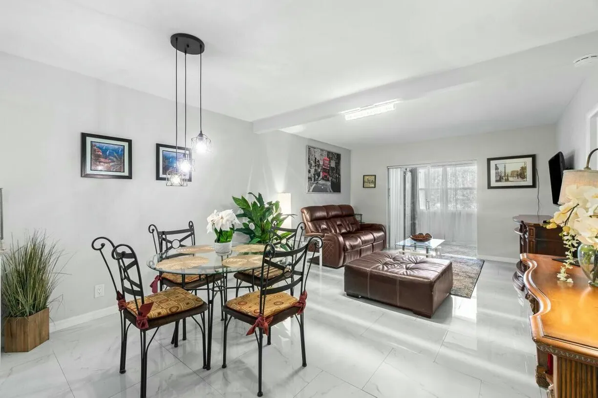 South Florida Real Estate | View 1113 Lake Terrace, 102 | Listing