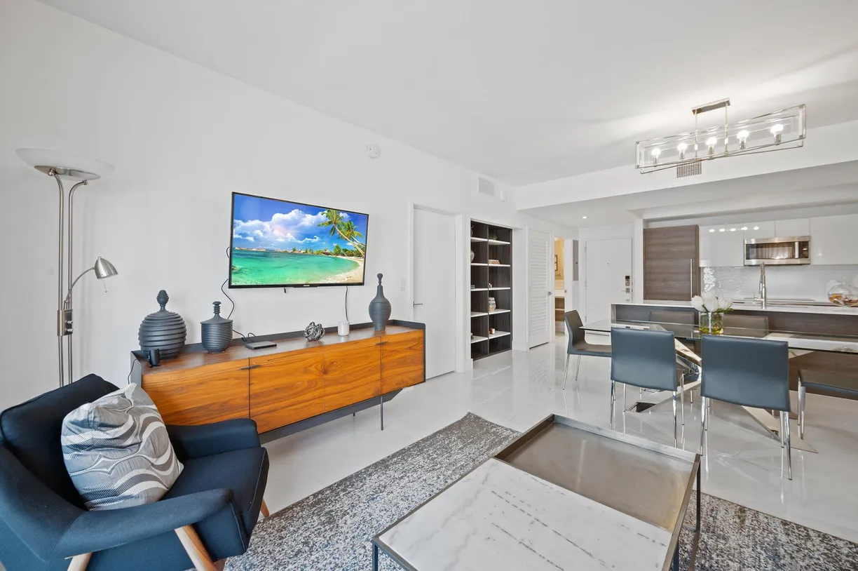 South Florida Real Estate | View 301 Altara Avenue, 718 | 1 Bed, 1 Bath