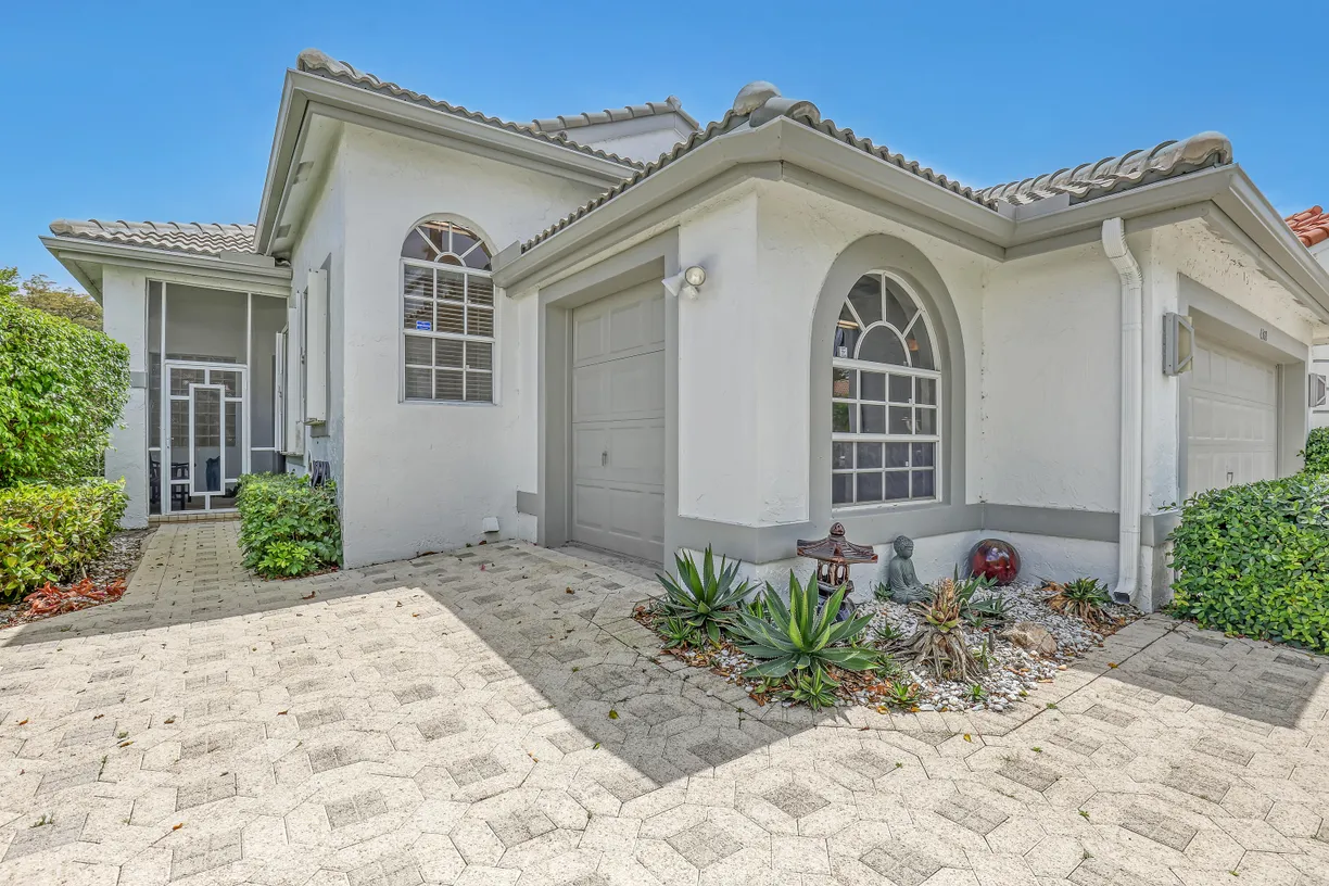 South Florida Real Estate | View 6308 Crystal View Lane | Listing