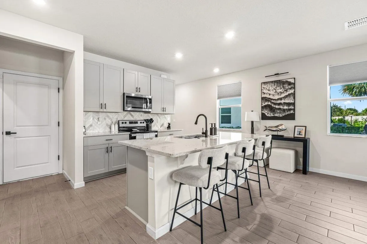 South Florida Real Estate | View 5612 Mentmore Drive | Listing
