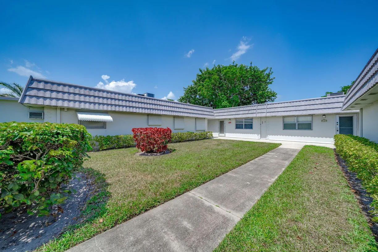 South Florida Real Estate | View 8 Valencia, A | Listing