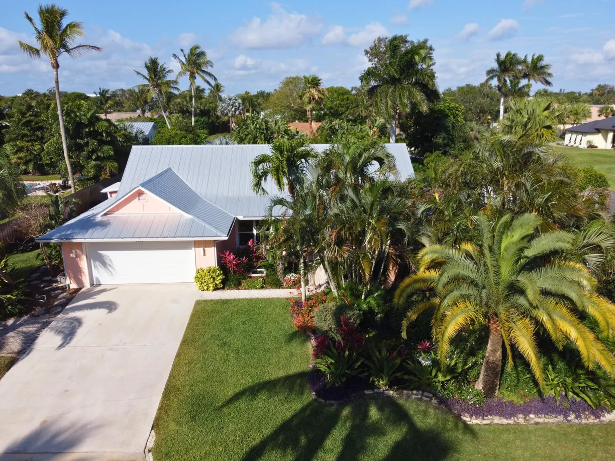 South Florida Real Estate | View 9208 SE Gettysburg Court | 3 Beds, 2 Baths