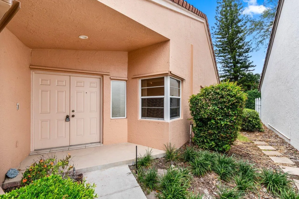 South Florida Real Estate | View 10001 Country Brook Road | Listing