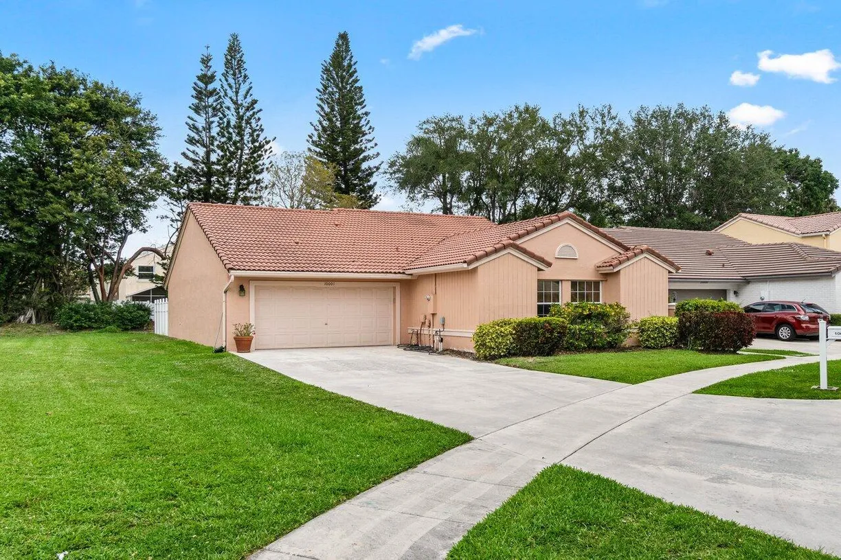 South Florida Real Estate | View 10001 Country Brook Road | 3 Beds, 2 Baths