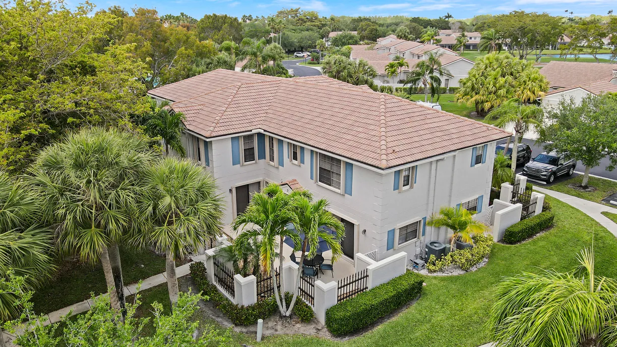 South Florida Real Estate | View 392 Prestwick Circle, 2 | 3 Beds, 3 Baths