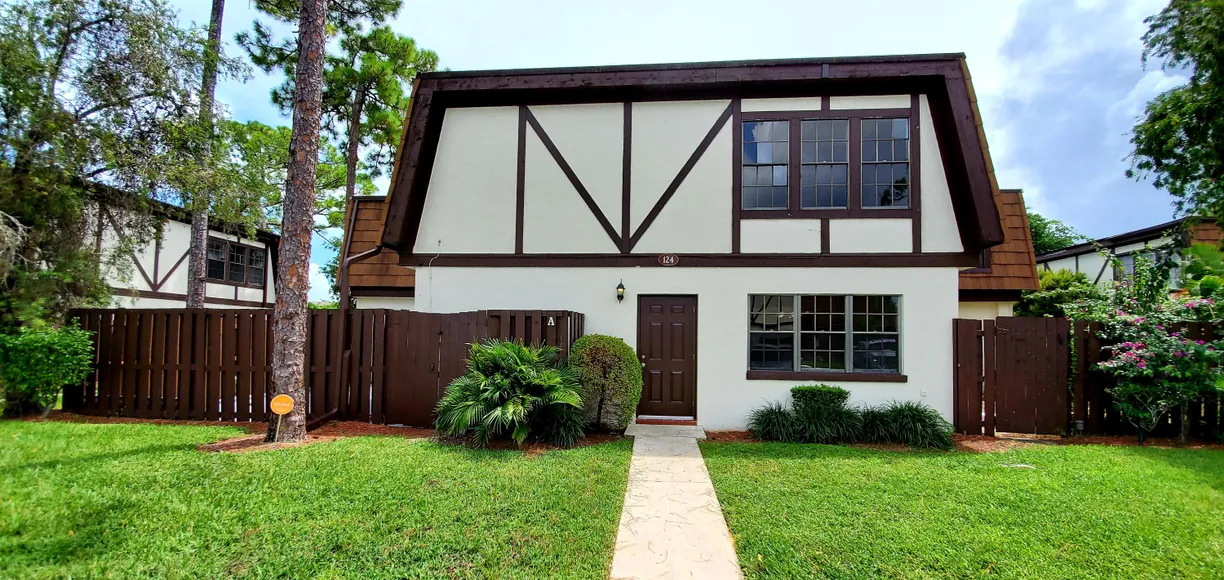 South Florida Real Estate | View 124 Weybridge A Circle, A | 3 Beds, 2 Baths