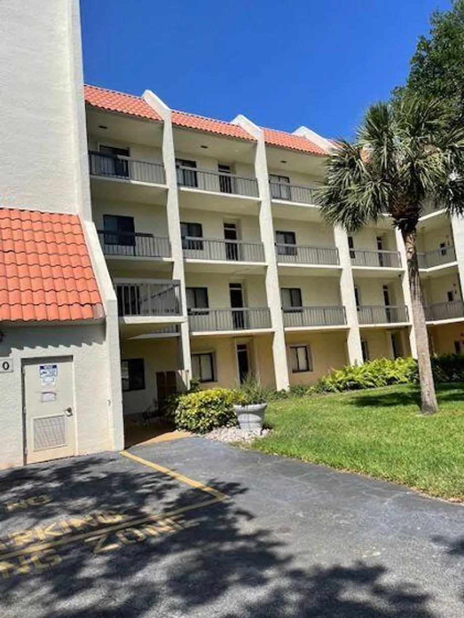 South Florida Real Estate | View 2500 Presidential Way, 405 | Listing
