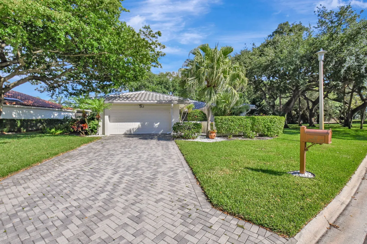 South Florida Real Estate | View 30 Hampshire Lane | 3 Beds, 2 Baths