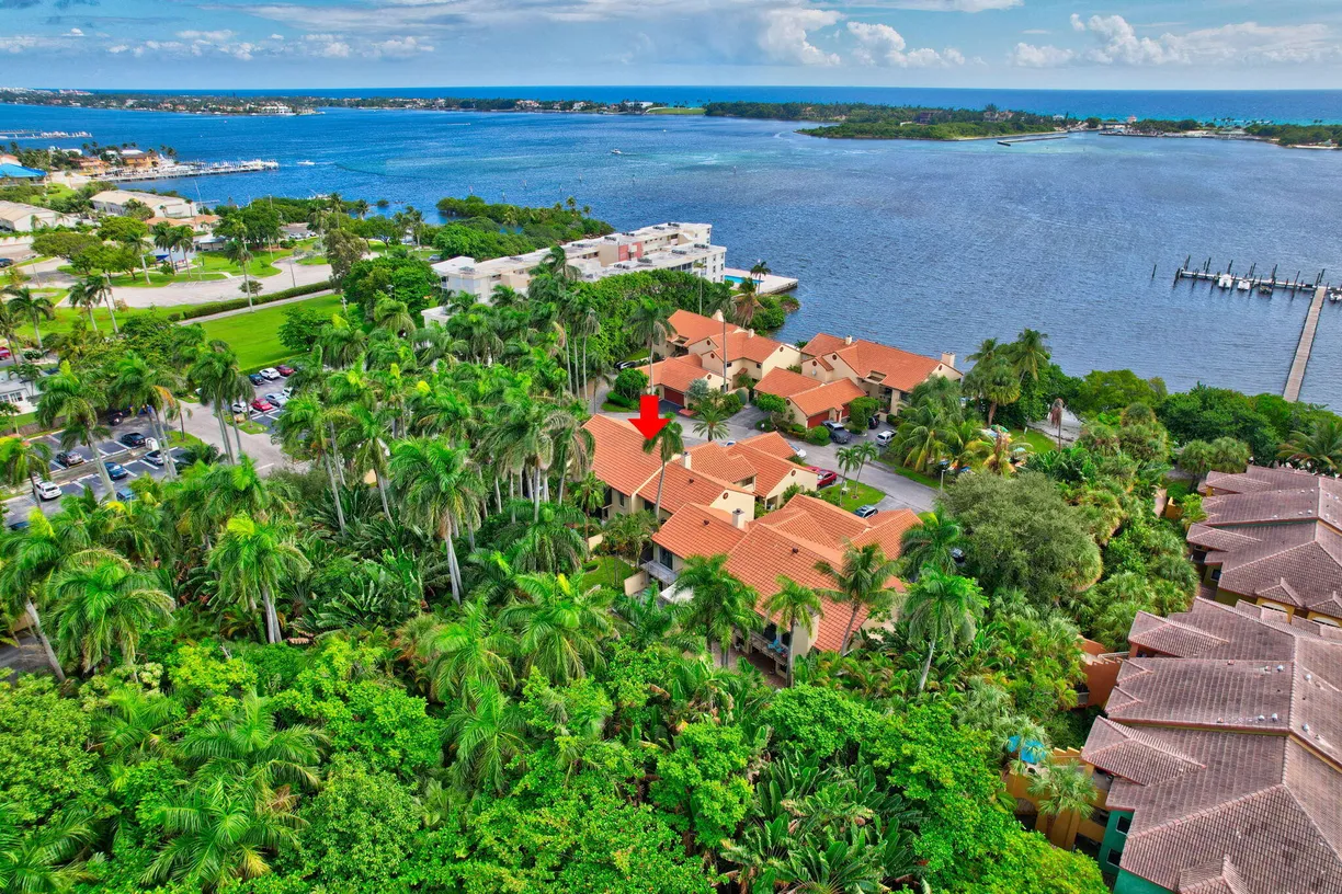 South Florida Real Estate | View 7 Via Lago | 3 Beds, 2 Baths