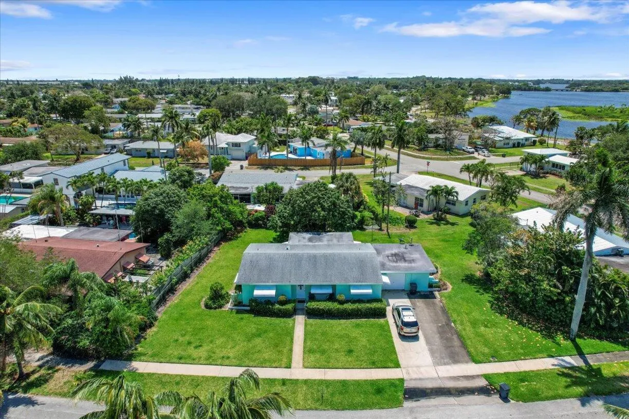 South Florida Real Estate | View 1423 Shirley Court | Listing