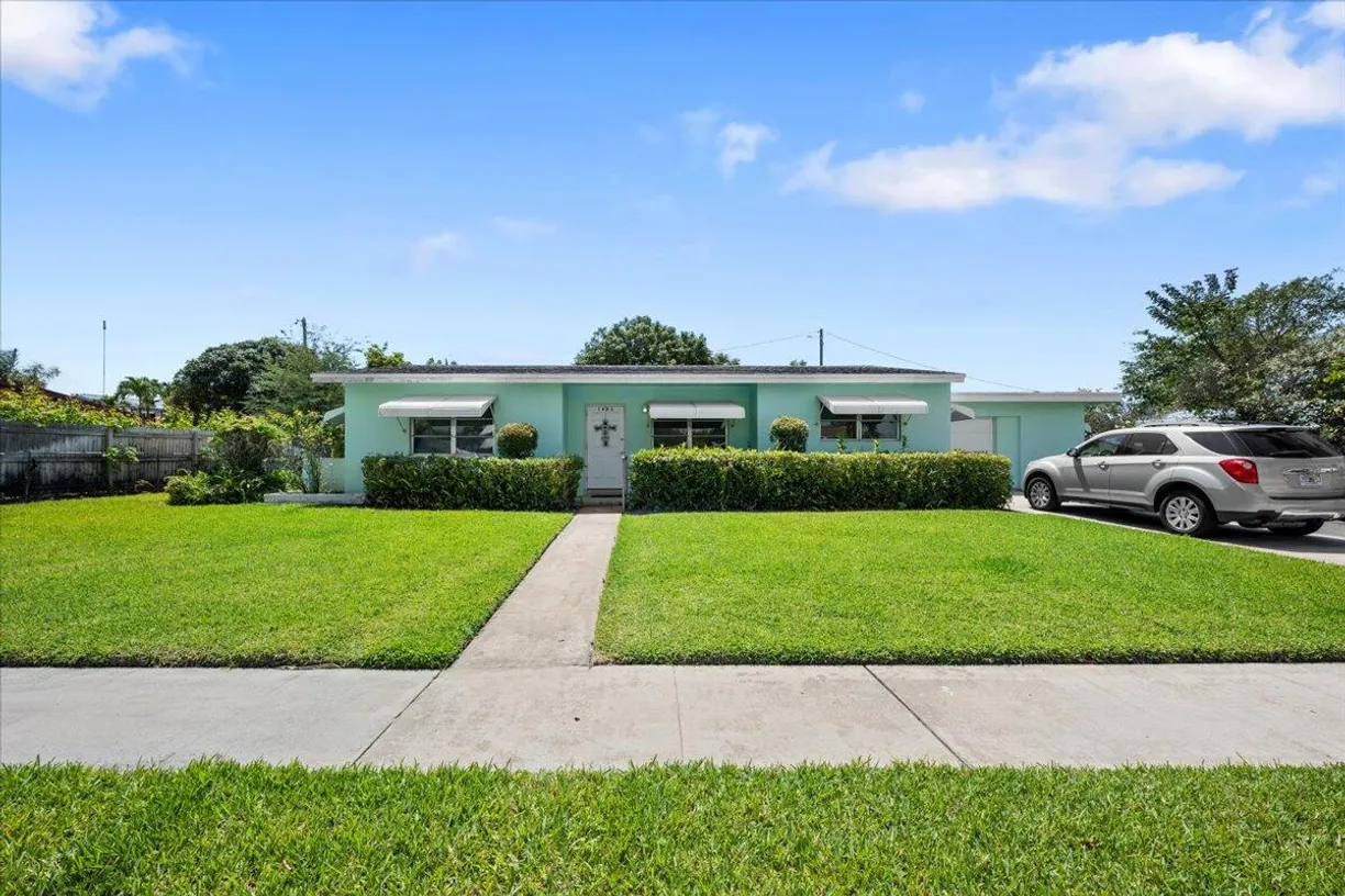South Florida Real Estate | View 1423 Shirley Court | 3 Beds, 2 Baths